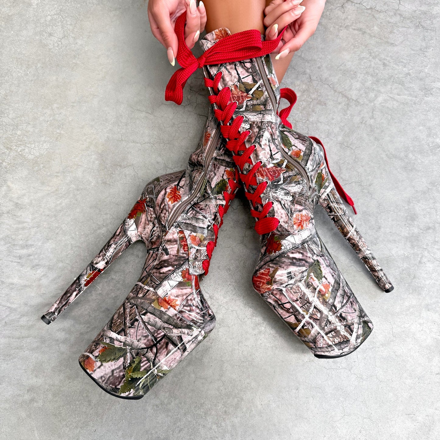 Manhunt - Boot - 9INCH - LIMITED ED.