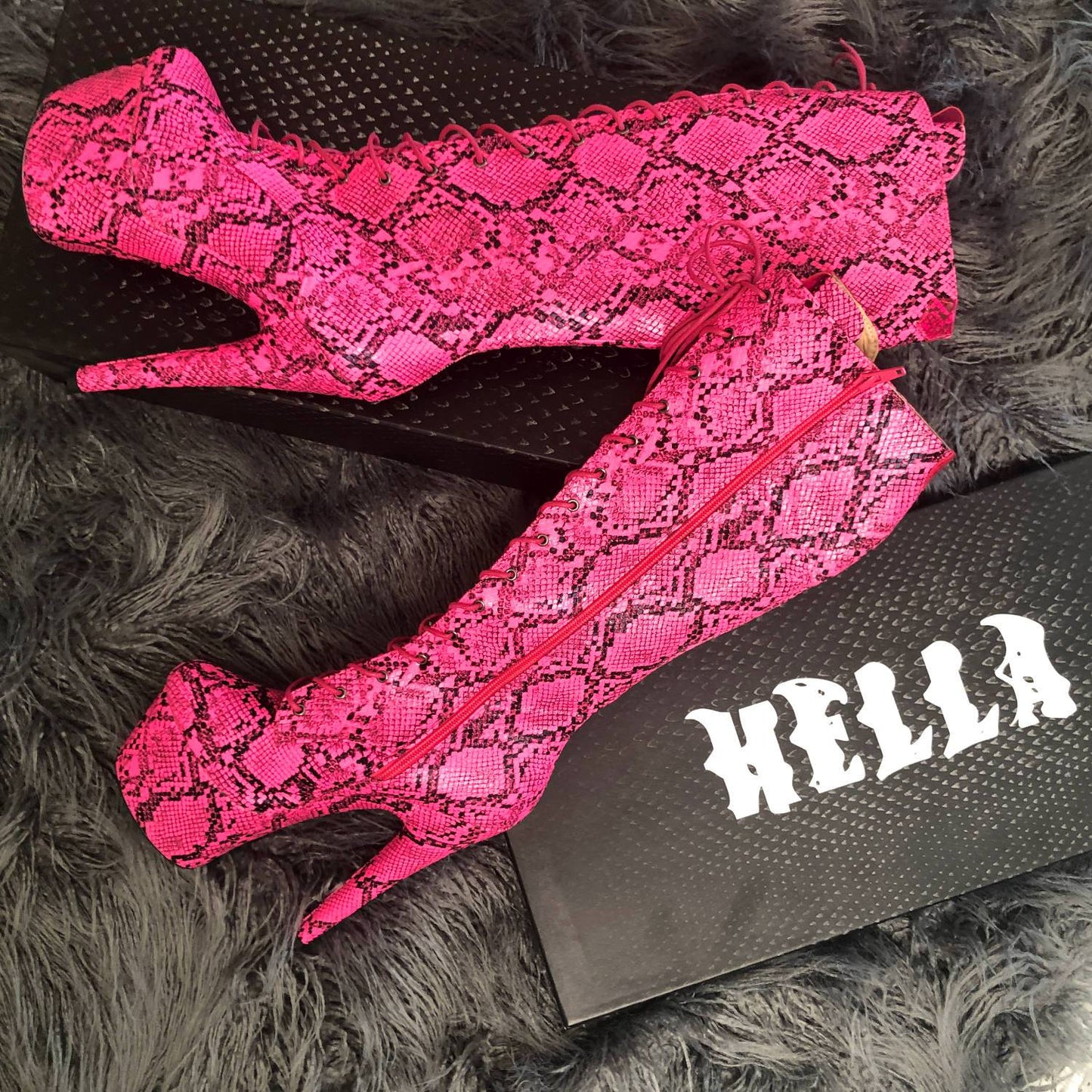 Featherboa Boot - 7 INCH