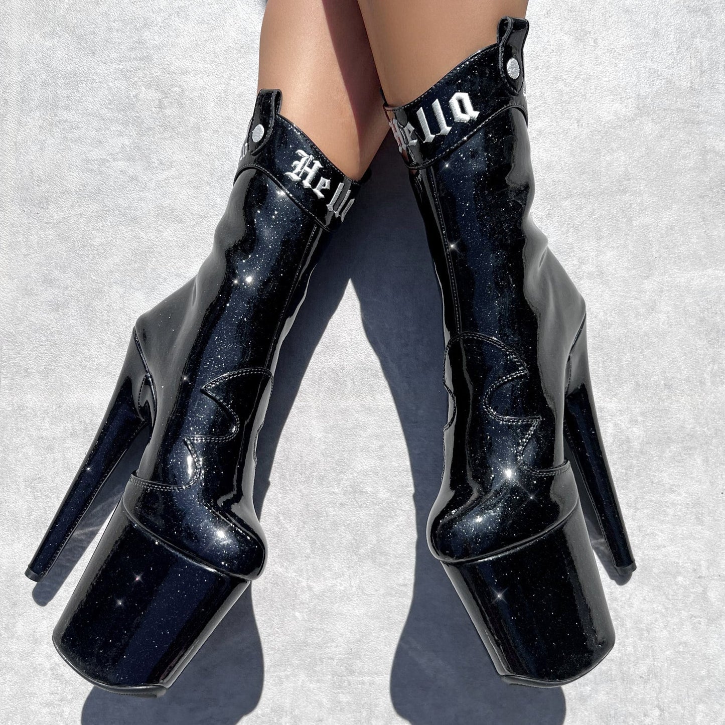 Country Cowgirl Boot - Black with White - 8INCH