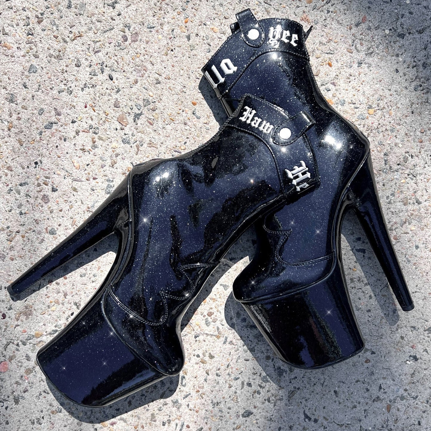 Country Cowgirl Boot - Black with White - 8INCH