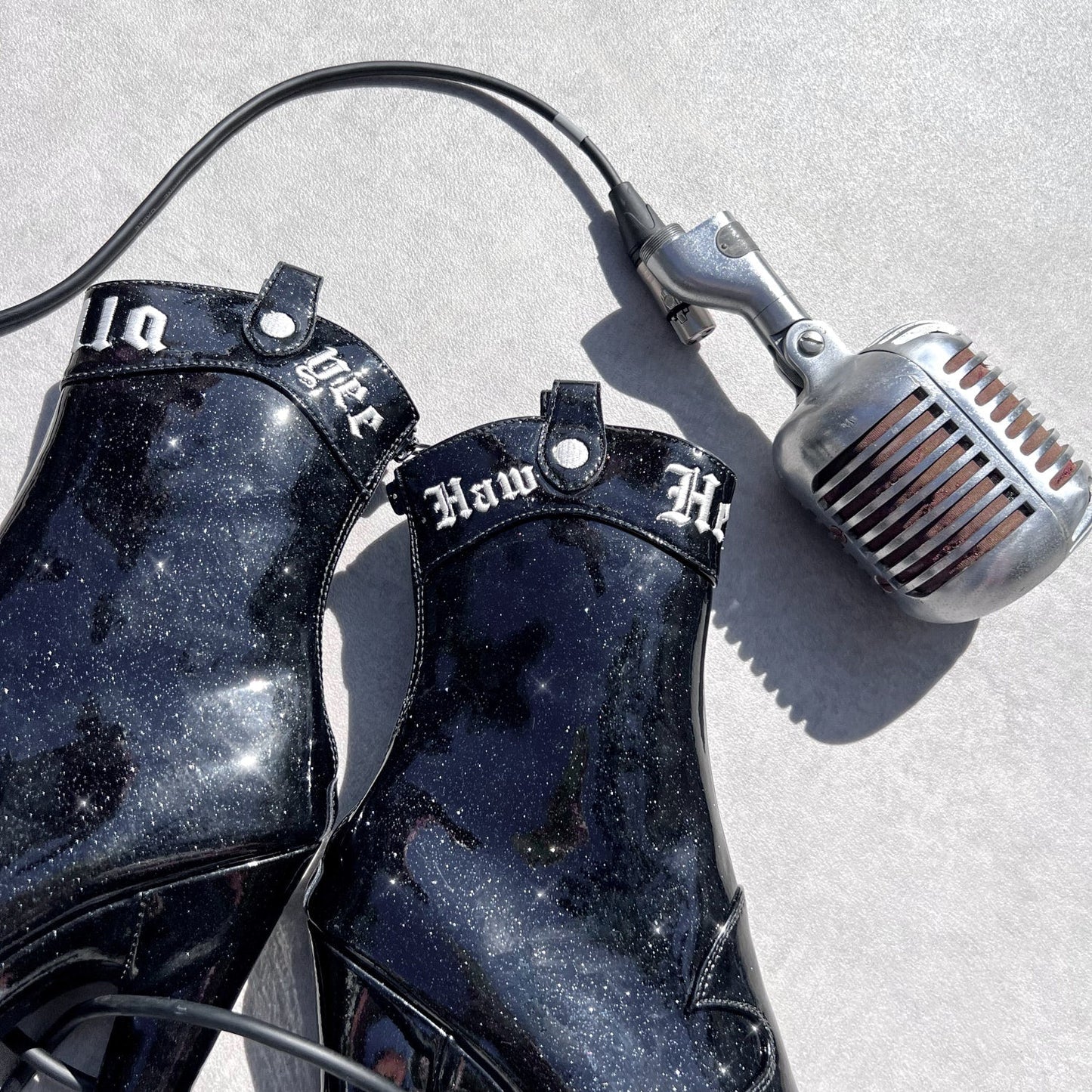 Country Cowgirl Boot - Black with White - 8INCH