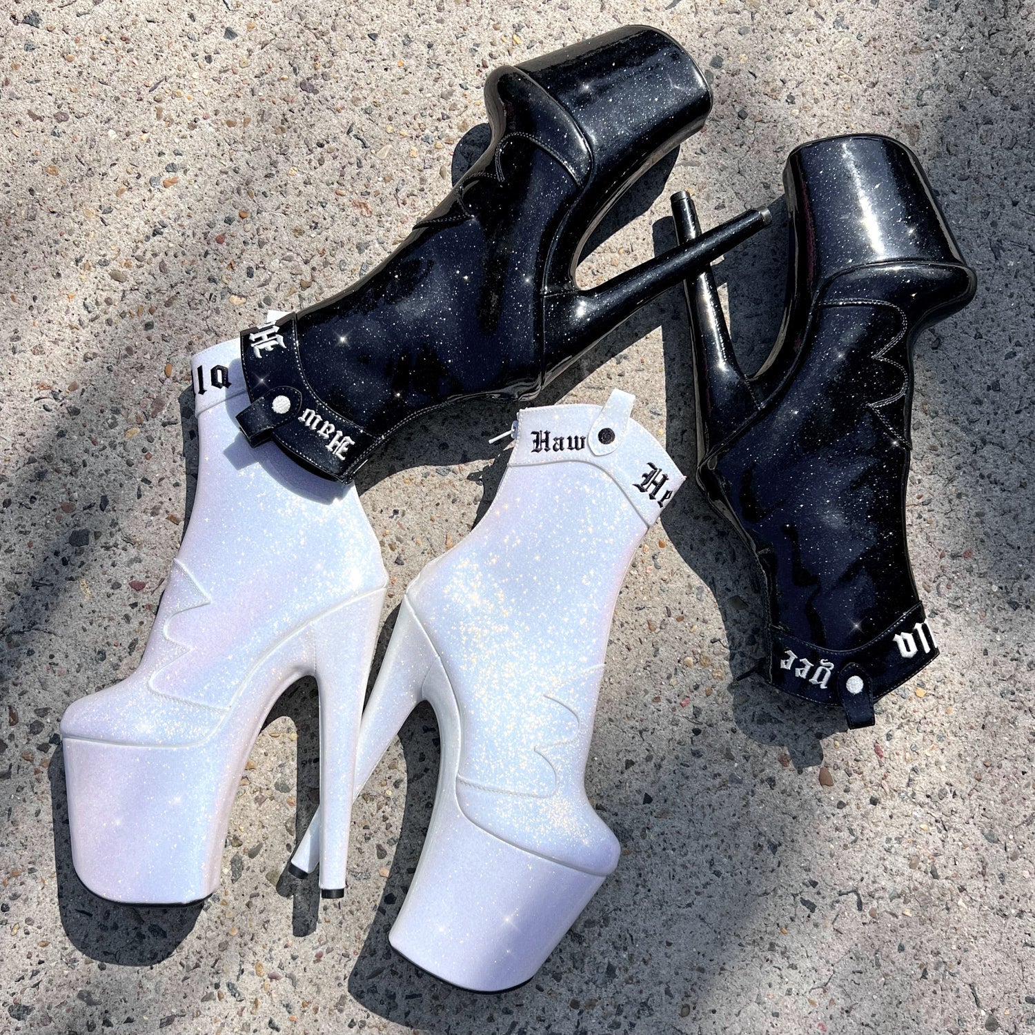 Country Cowgirl Boot - Black with White - 8INCH
