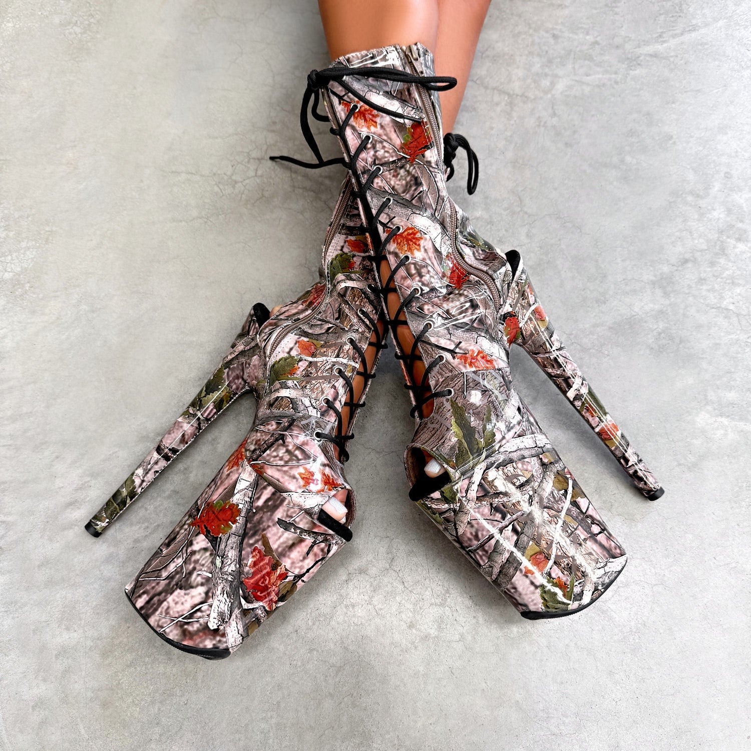 Manhunt - OHOT Boot - 9INCH - LIMITED ED.