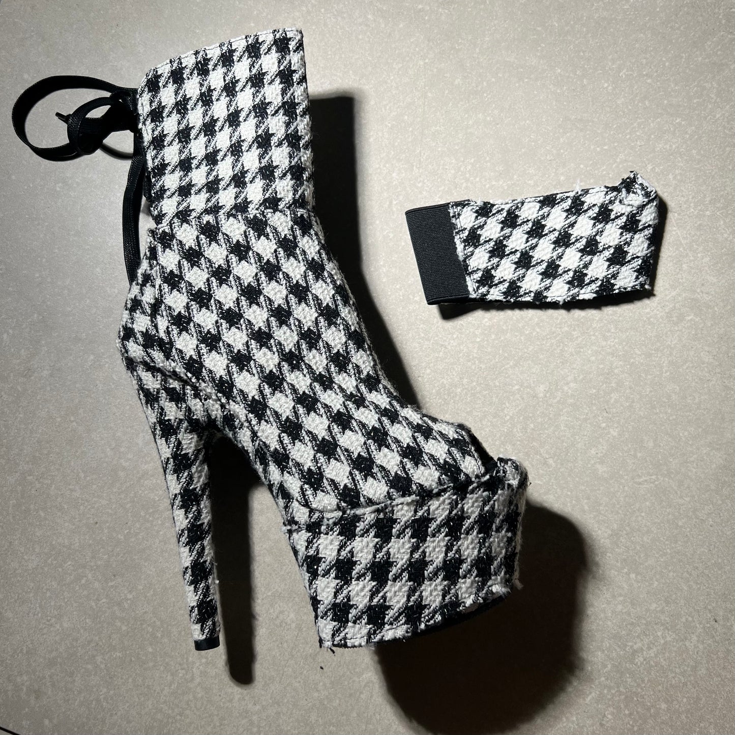 Stiletto / Open Toe Shoe Protector Houndstooth - 7 INCH