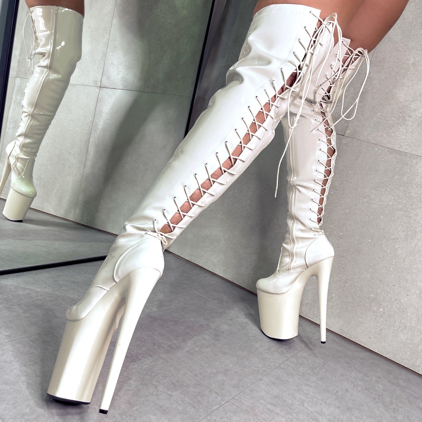 LipKit Thicc Thigh High - No Angel - 9 INCH