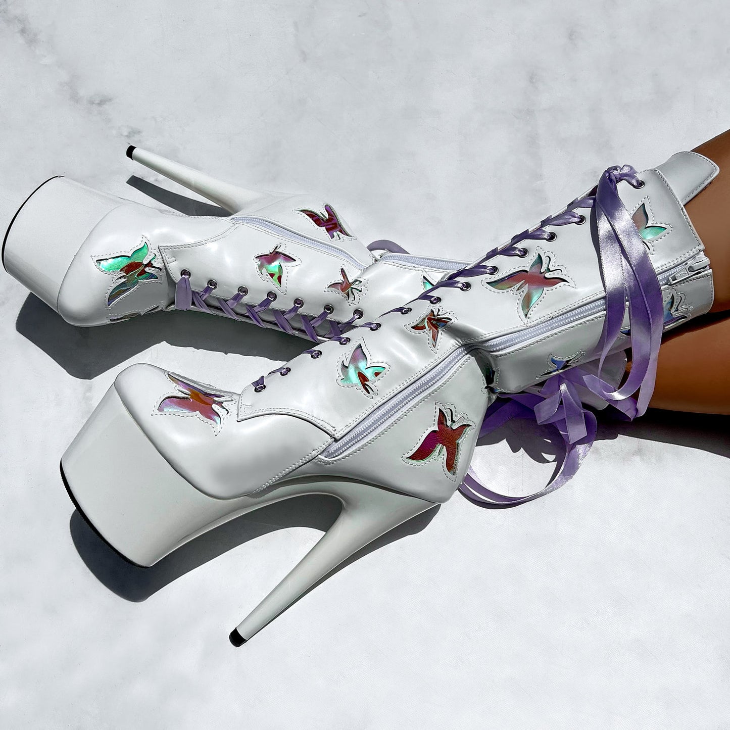 Side view of Butterfly Boot - White - 7 INCH with purple laces