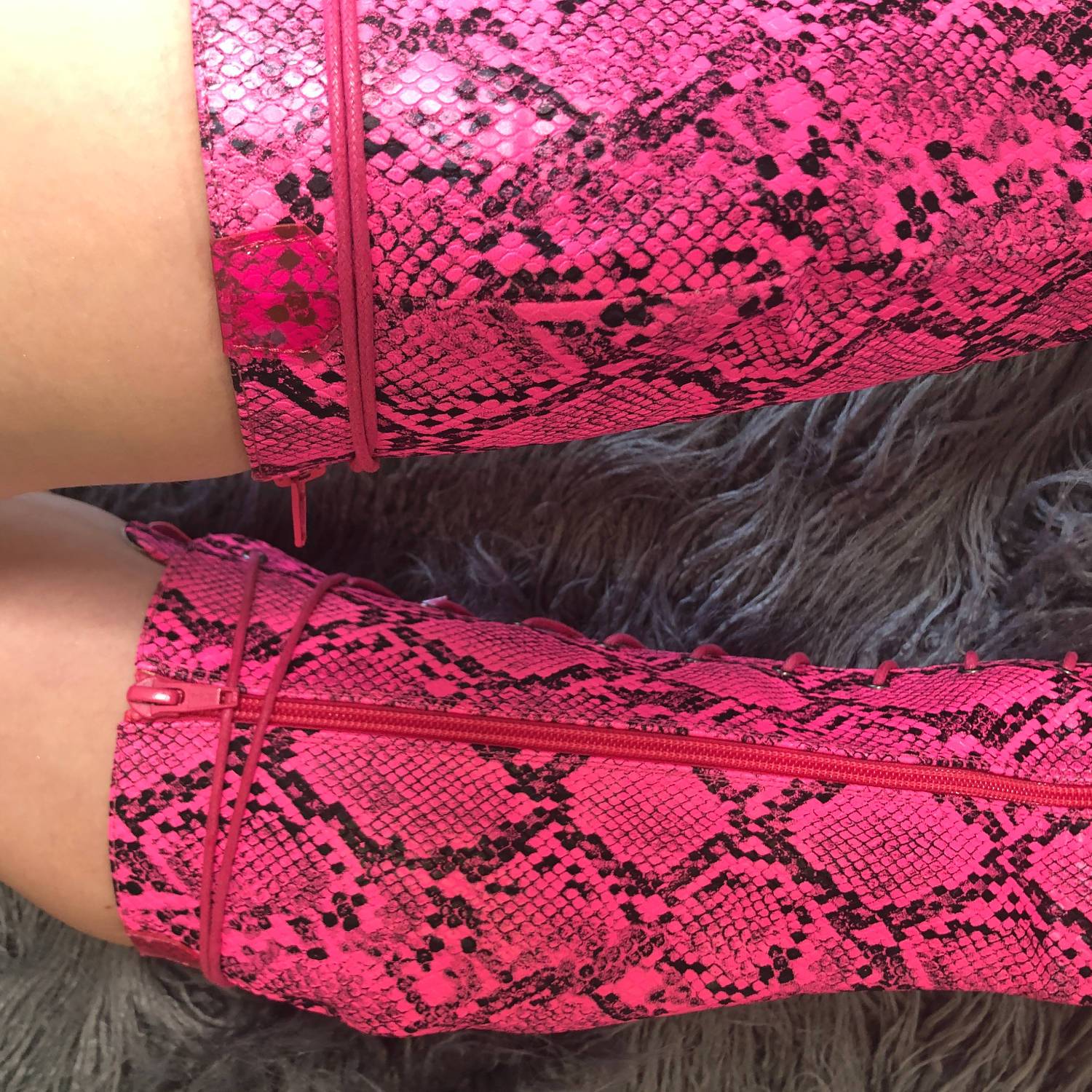 Featherboa Boot - 7 INCH